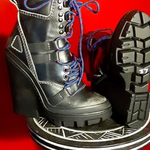 Diesel wedge boot